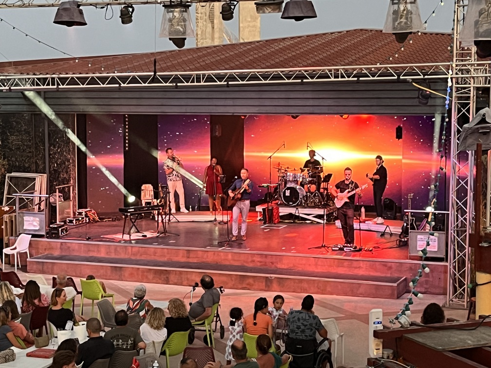 Tribute Goldman dans le Gard : campings, festivals et fêtes d'été avec QSMB